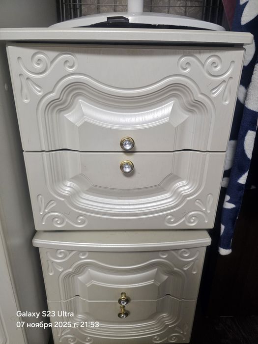 Продам кровать двухспальную без матраса