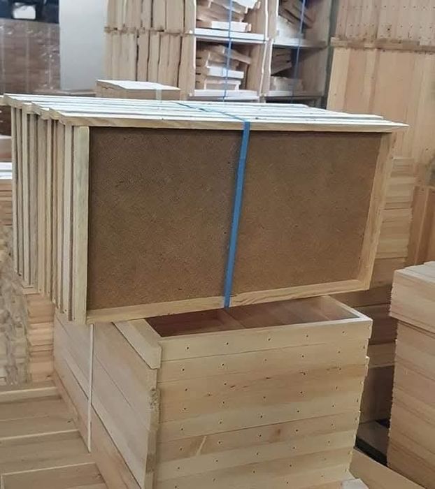 Пчелни прави и хофманови рамки обтелени с иноксова тел