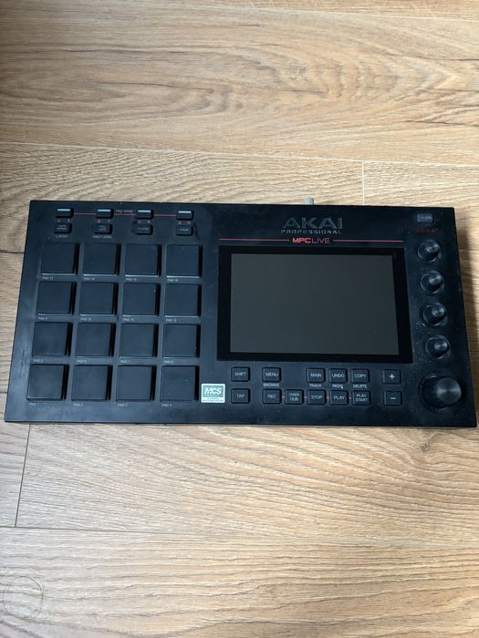 Akai MPC Live I - sampler / workstation