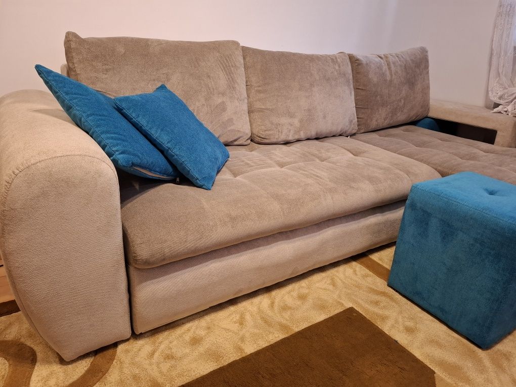 Se vinde canapea/coltar Agache aproape noua