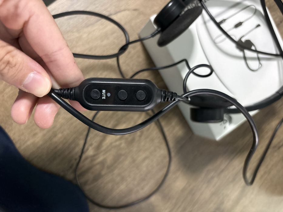 слушалки Logitech PC 960 USB – като нови + ПОДАРЪК!