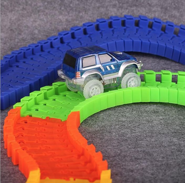 Magic Tracks - волшебные гонки 165 разноцветных деталей трассы