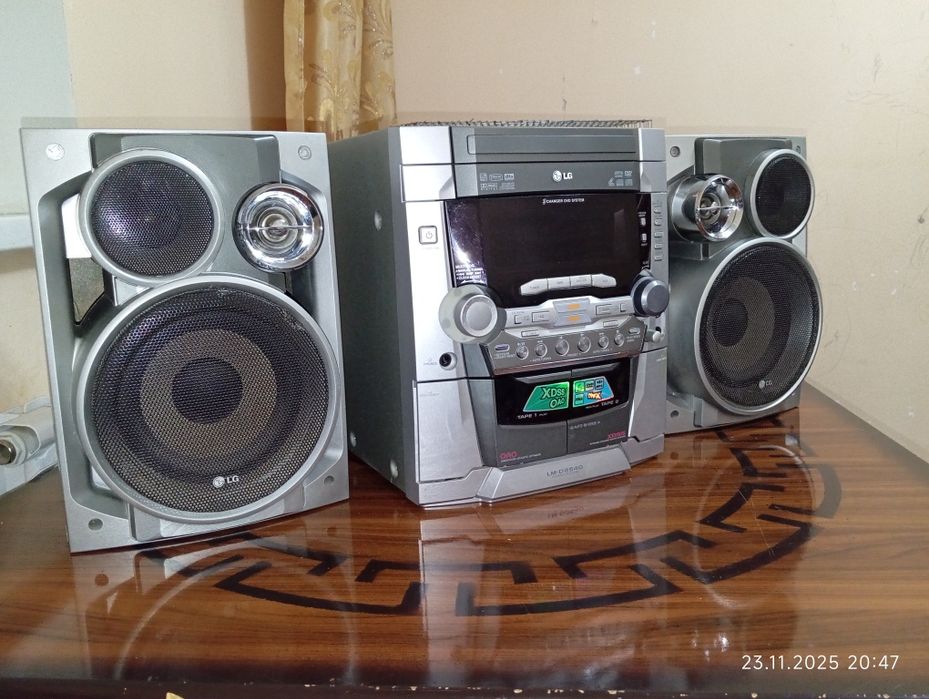 Музыкальный Центр  LG.