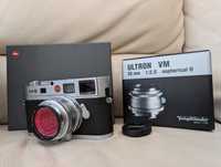 Дигитален фотоапарат Leica M8 с обектив и филтър