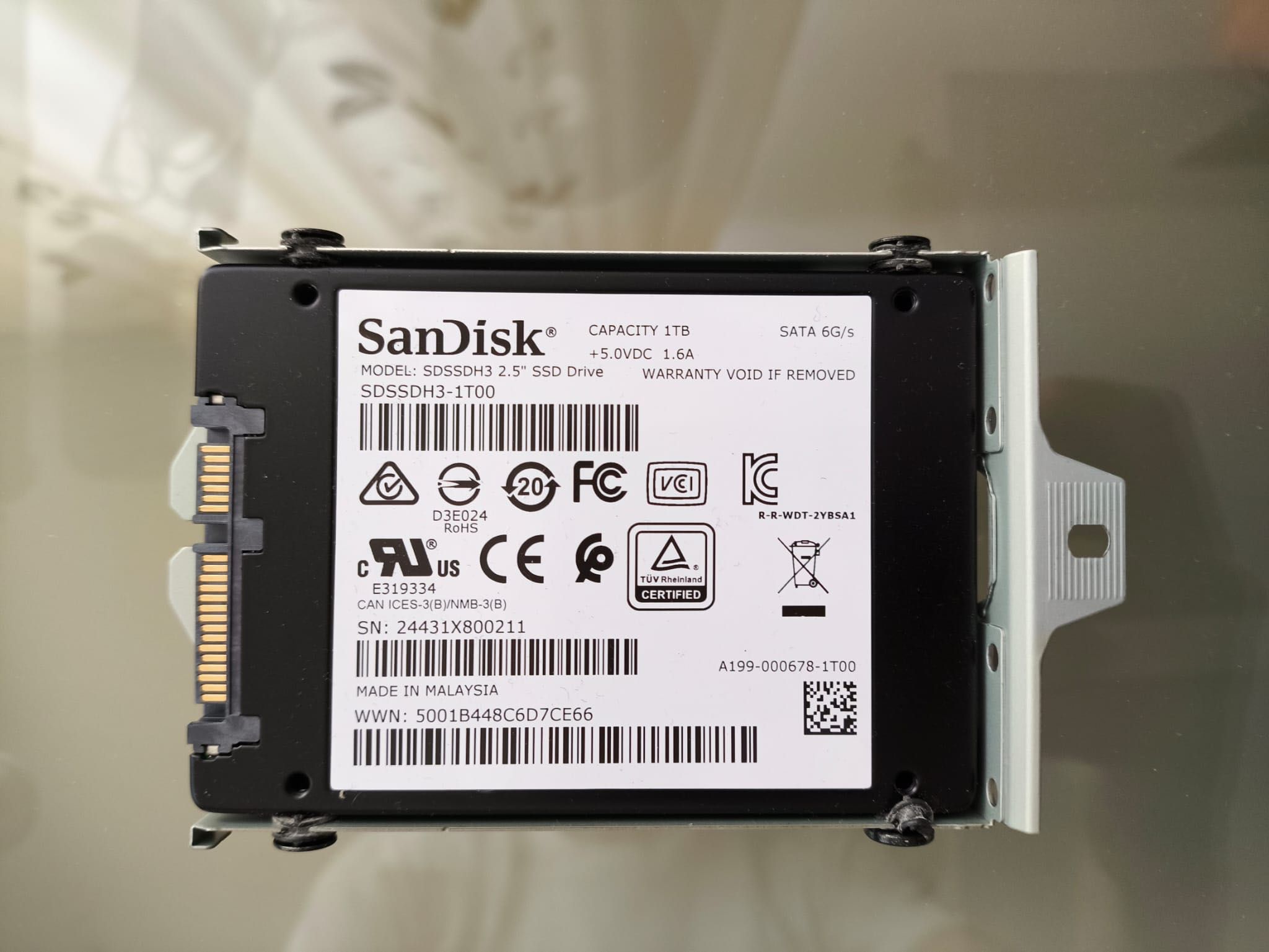 PlayStation 4 Pro CUH-7216B последен модел + 1TB SSD