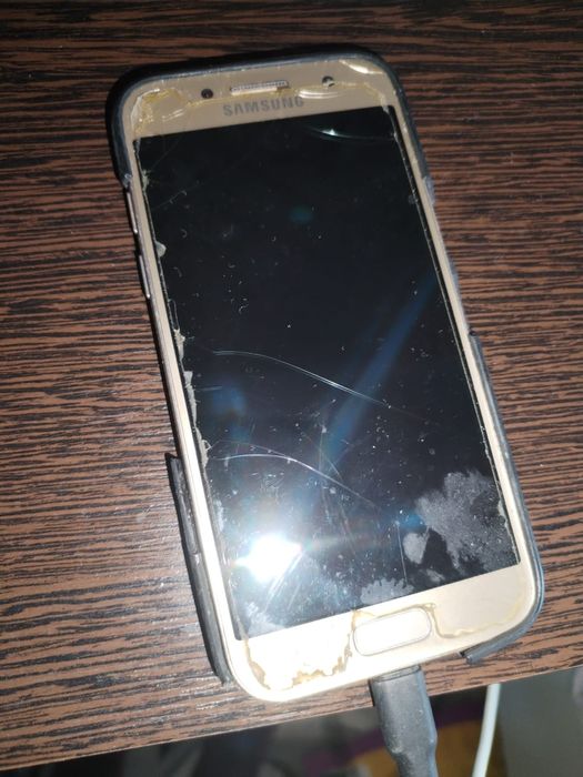 Продам телефон Самсунг