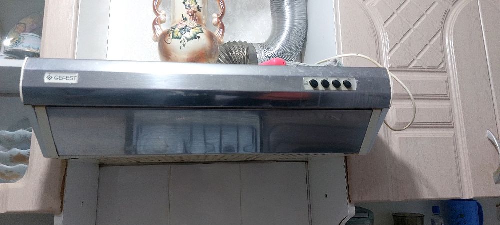 Продам кухонный гарнитур с газовой плитой