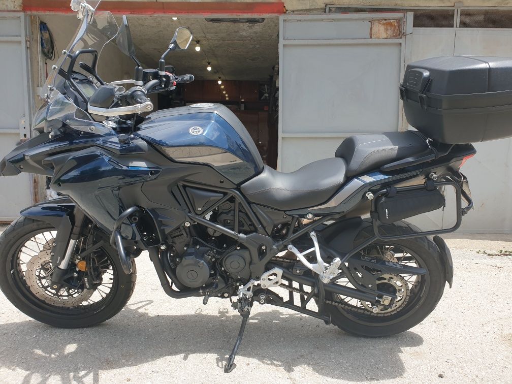Benelli Trk502X мотоциклет