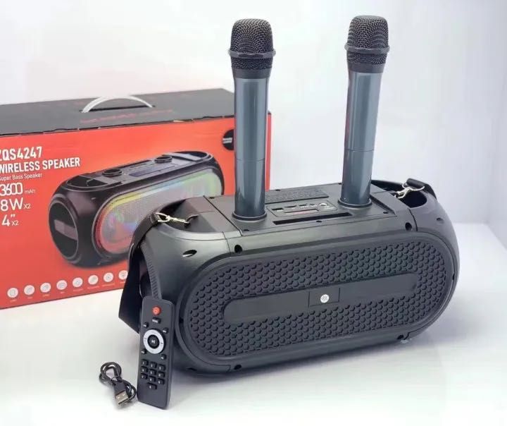 Преносима Bluetooth колонка с 2 микрофона в ново състояние