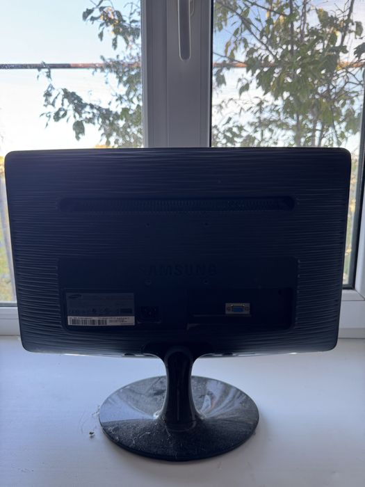 Монитор samsung Ls19PUYKF/EN