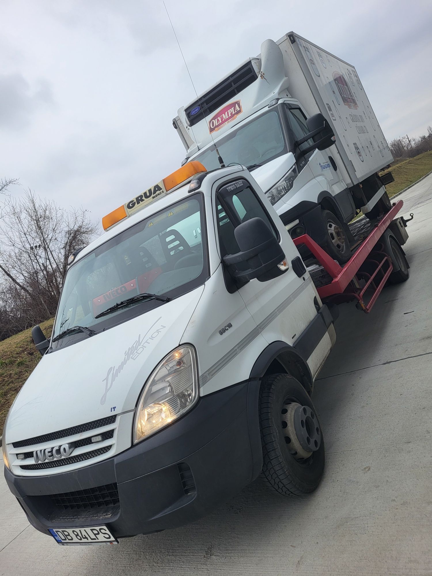 Tractări auto, utilaje non stop