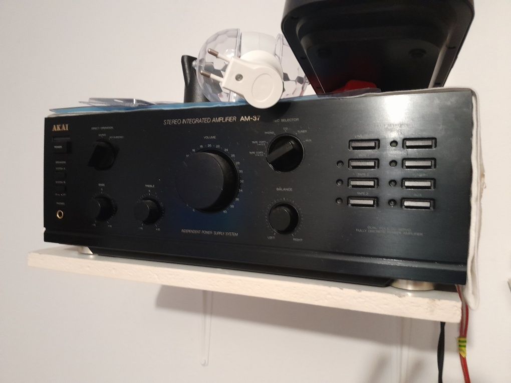 Akai sistem audio