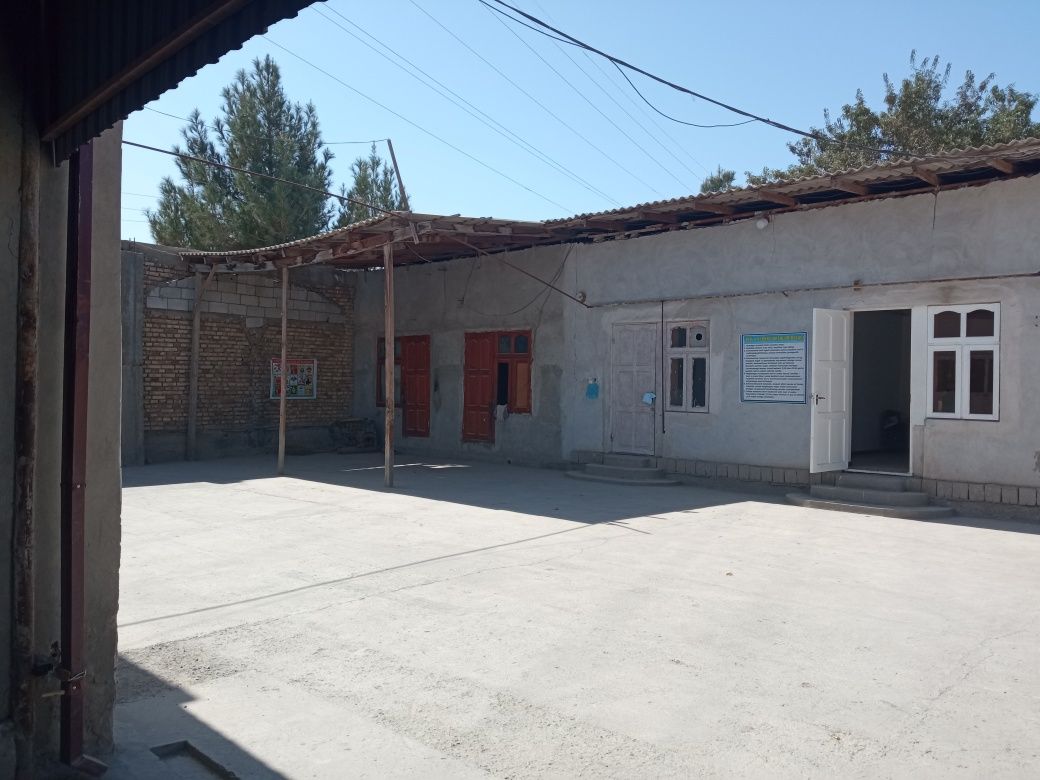 Baza sotiladi Karmana tuman Navbaxor astanovkadan oʼtgandan keyin