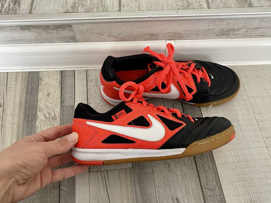 Adidas nike бутонки 36