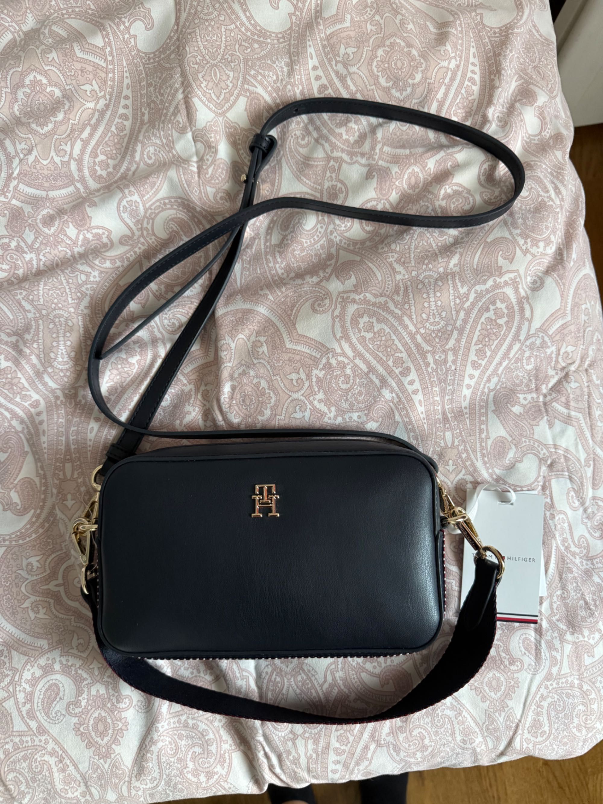 Geanta crossbody Tommy Hilfiger