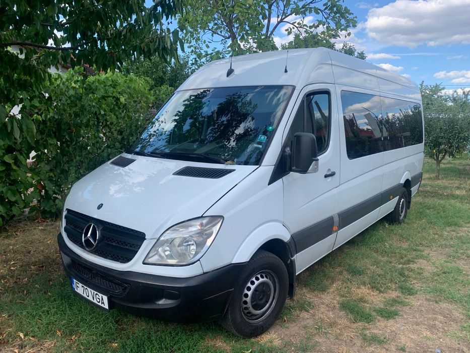 Microbuz 8+1 persoane si spatiu mare de marfa /bagaje