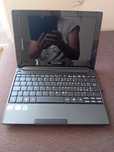 Vând laptop aproape nou