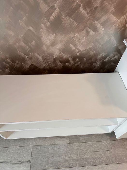 Comoda albă calitativa