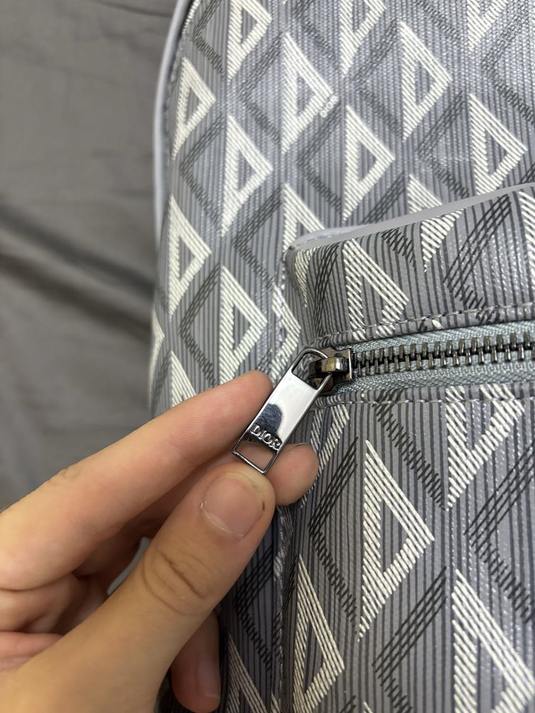 Ghiozdan dior ( nu lv nike sprayground supreme)