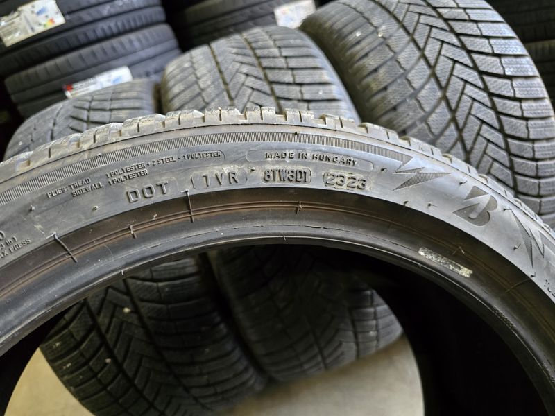 255/40/19 BRIDGESTONE 2бр