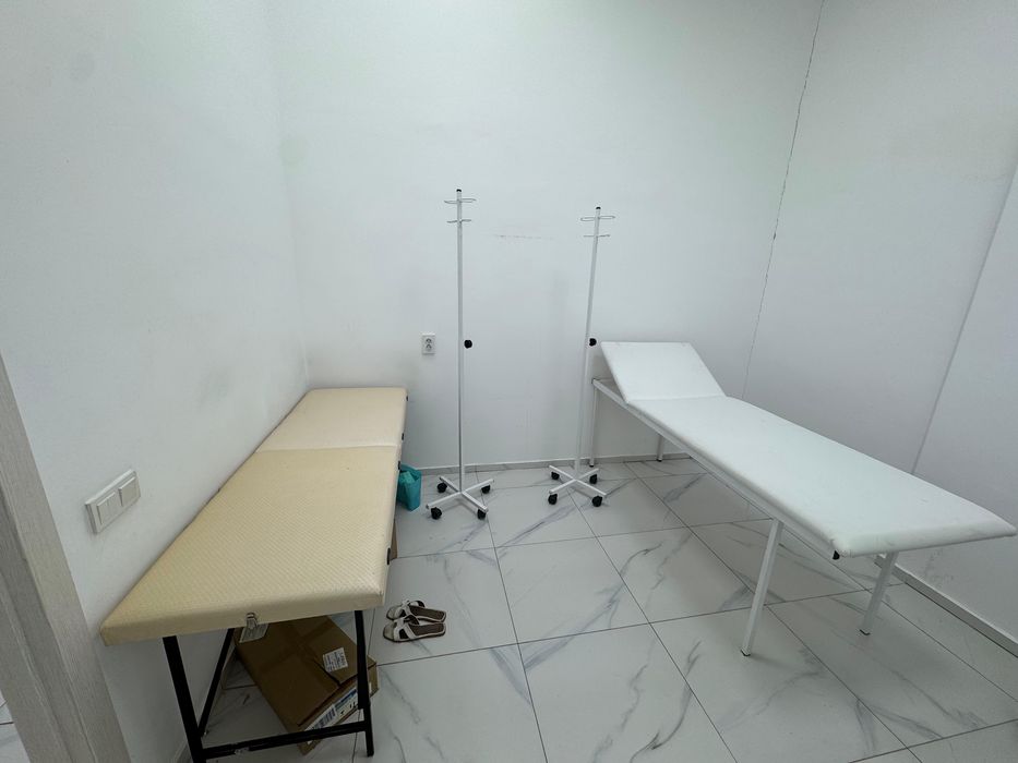 Срочно продам кушетки