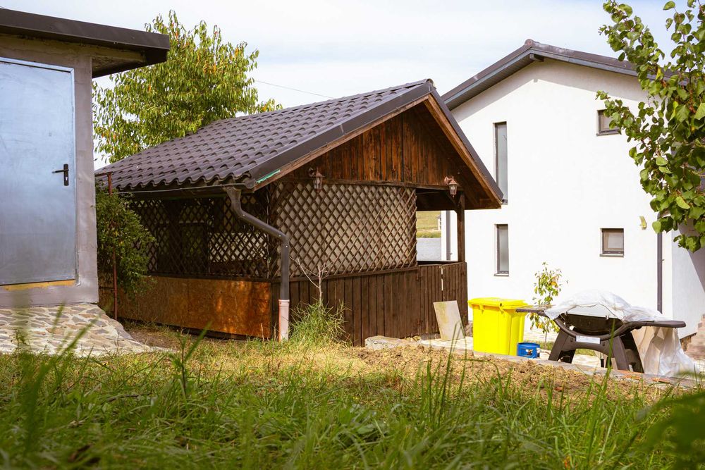 Casă modernă cu livadă, lângă Cluj–Napoca, de vânzare în Câmpenești
