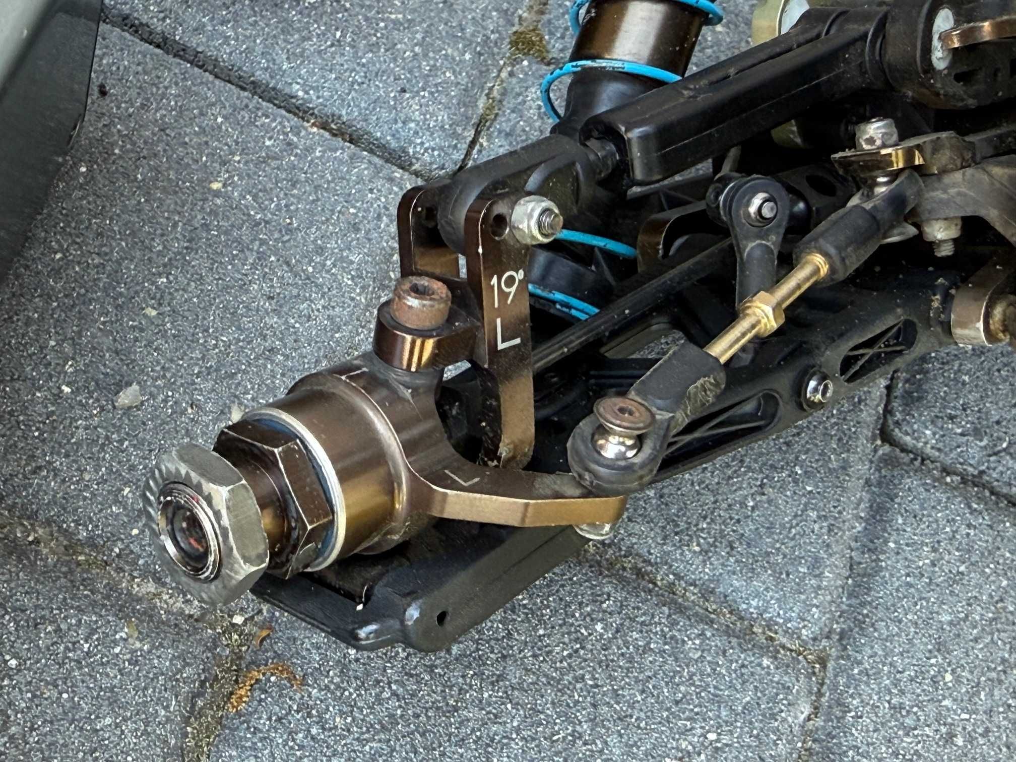 Нитро бъги Kyosho MP9 TKI3, Alpha A852, 2x Sanwa ERS-963, starter и тн