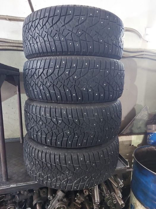 Шины зимние Bridgestone 235/45/R18