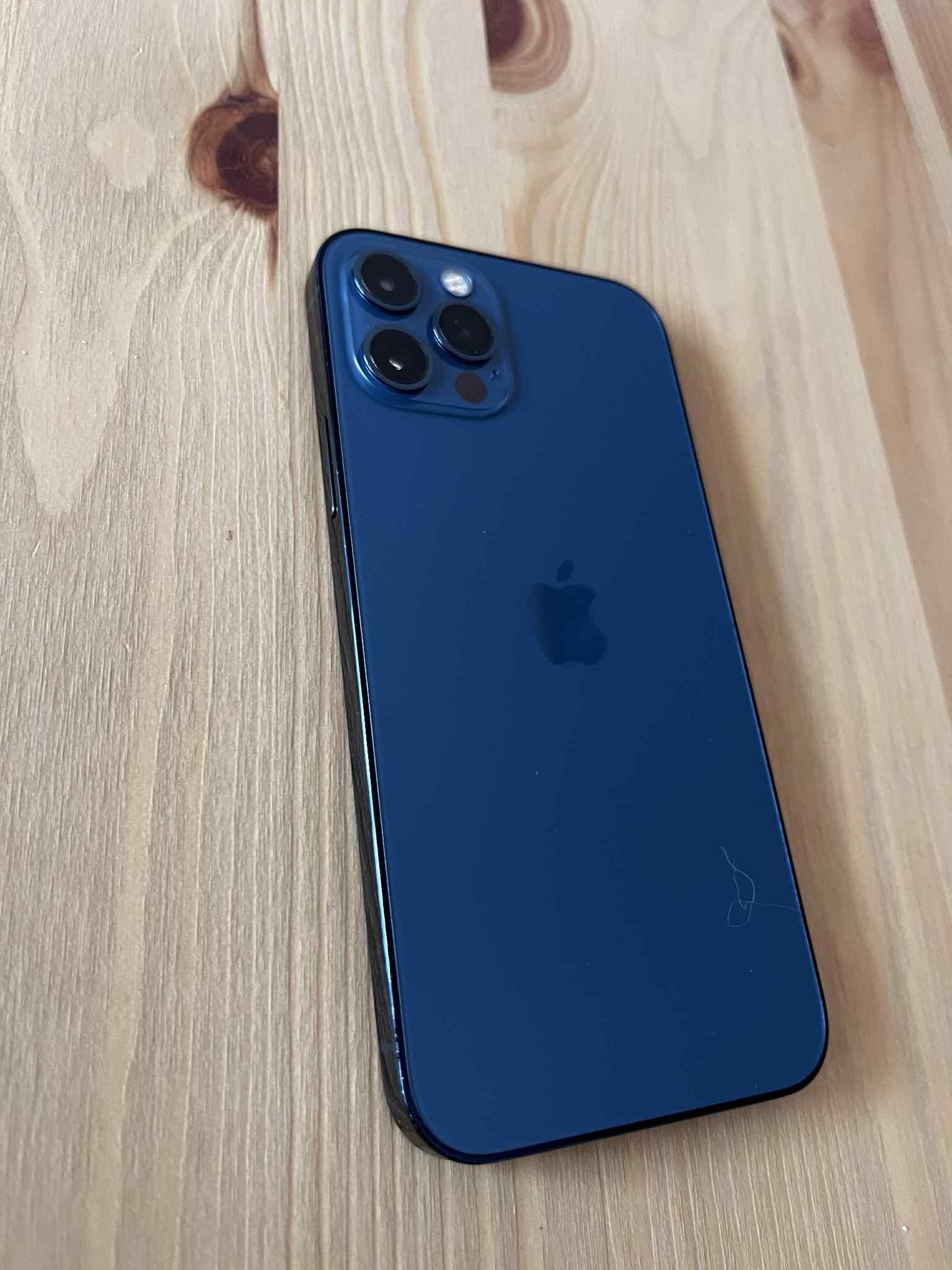 iPhone 12 Pro 256GB – Перфектно състояние + Гаранция до 07/2026