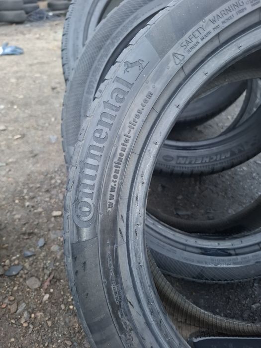 Vand 2 anvelope 205 50 17 continental de iarna
