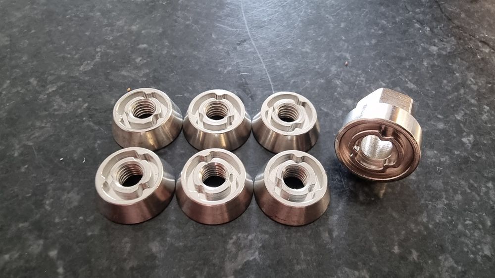 Piulite antifurt M6 cu cheie (cort auto, ledbar, bicicleta, moto)