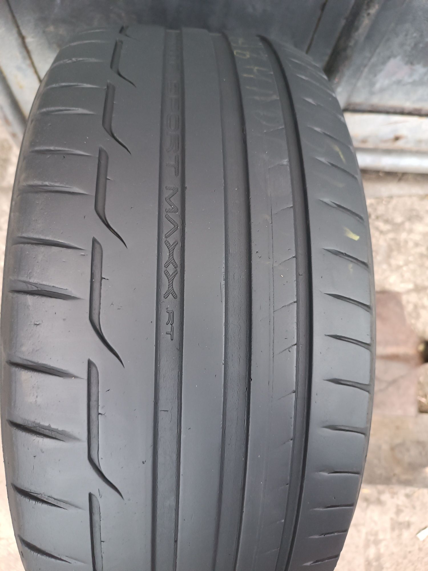 225/45/17 Dunlop