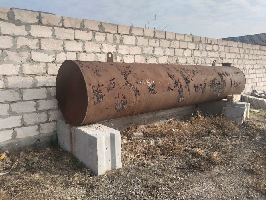 Емкость продается