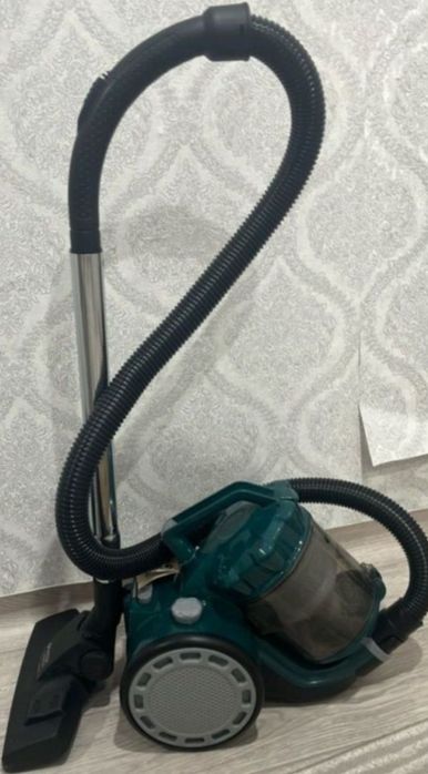 Продам новый пылесос vitek 8137. Пользлвался неделю и всё мощность