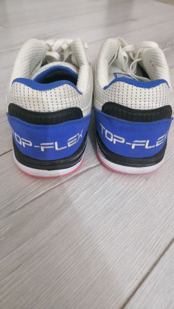 Футзалки Joma, Top-Flex в белой расветке. Одевал 3 недели чисто в зал.
