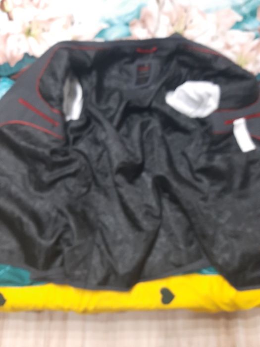 Vand/ schimb Sacou original gen HUGO BOSS marimea 56