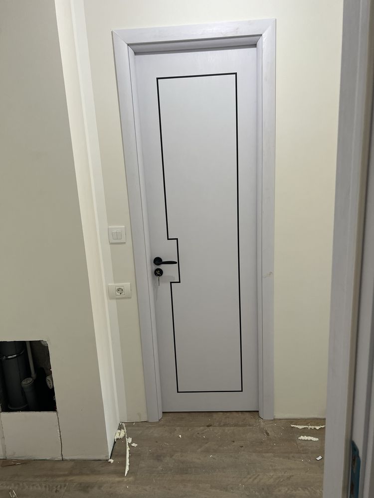 Montam usii interior exterior