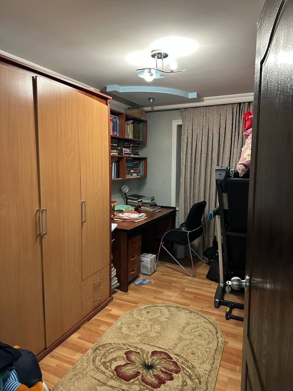 Срочно продаётся 4-комнатная квартира в Юнусабаде. 8- квартал.