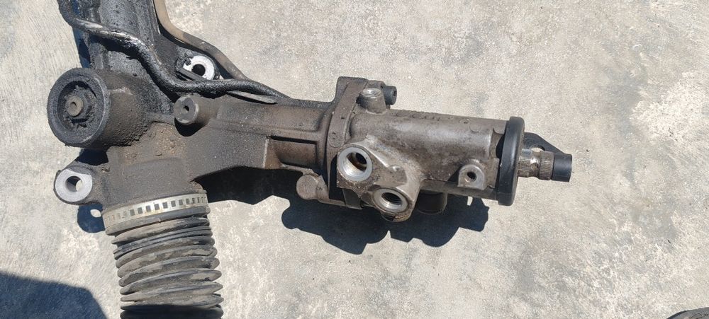 Caseta direcție BMW E60 E61 1000lei