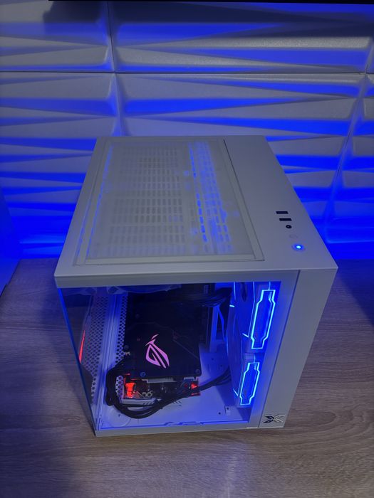 Бял геймърски компютър Ryzen 5500, RX5700XT, 16 ram, 512 ssd, 600W