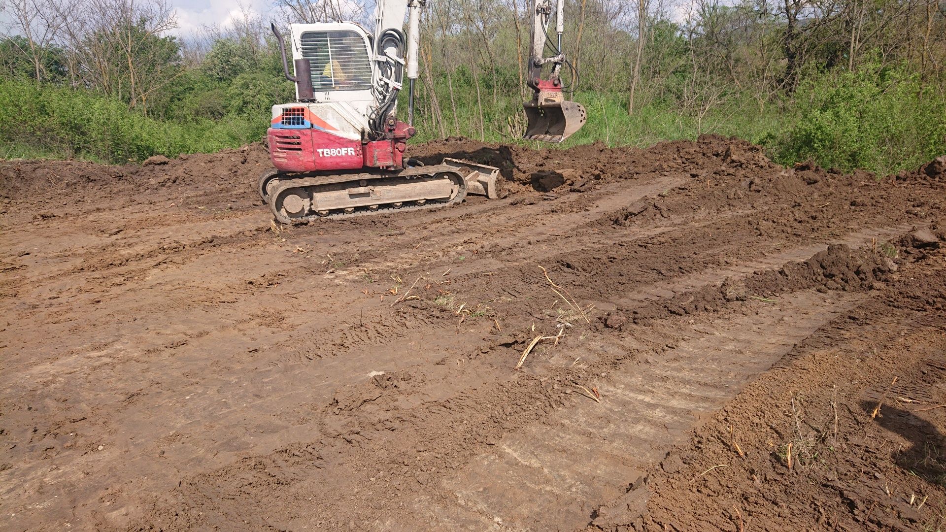 Vând/Închiriez excavator