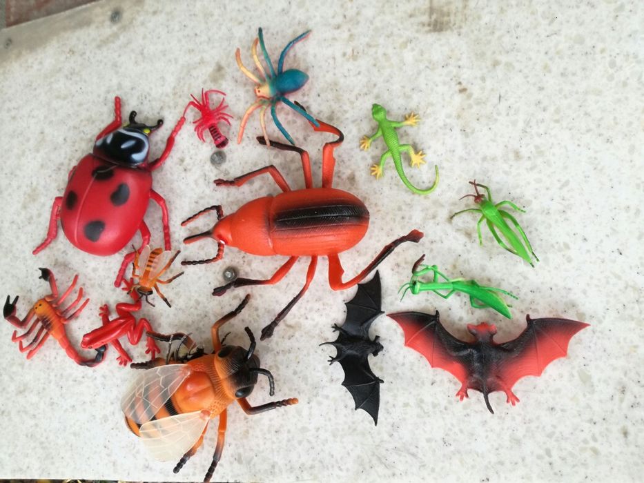 Продам набор мир насекомых.