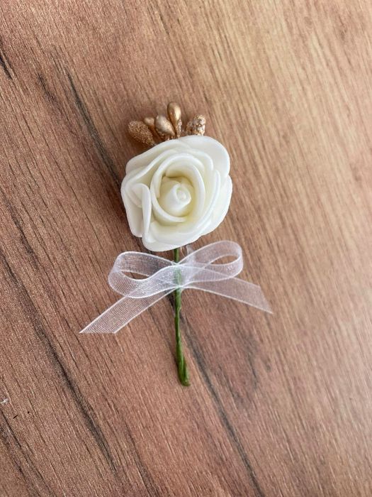 Сватбени бутониери и гривни