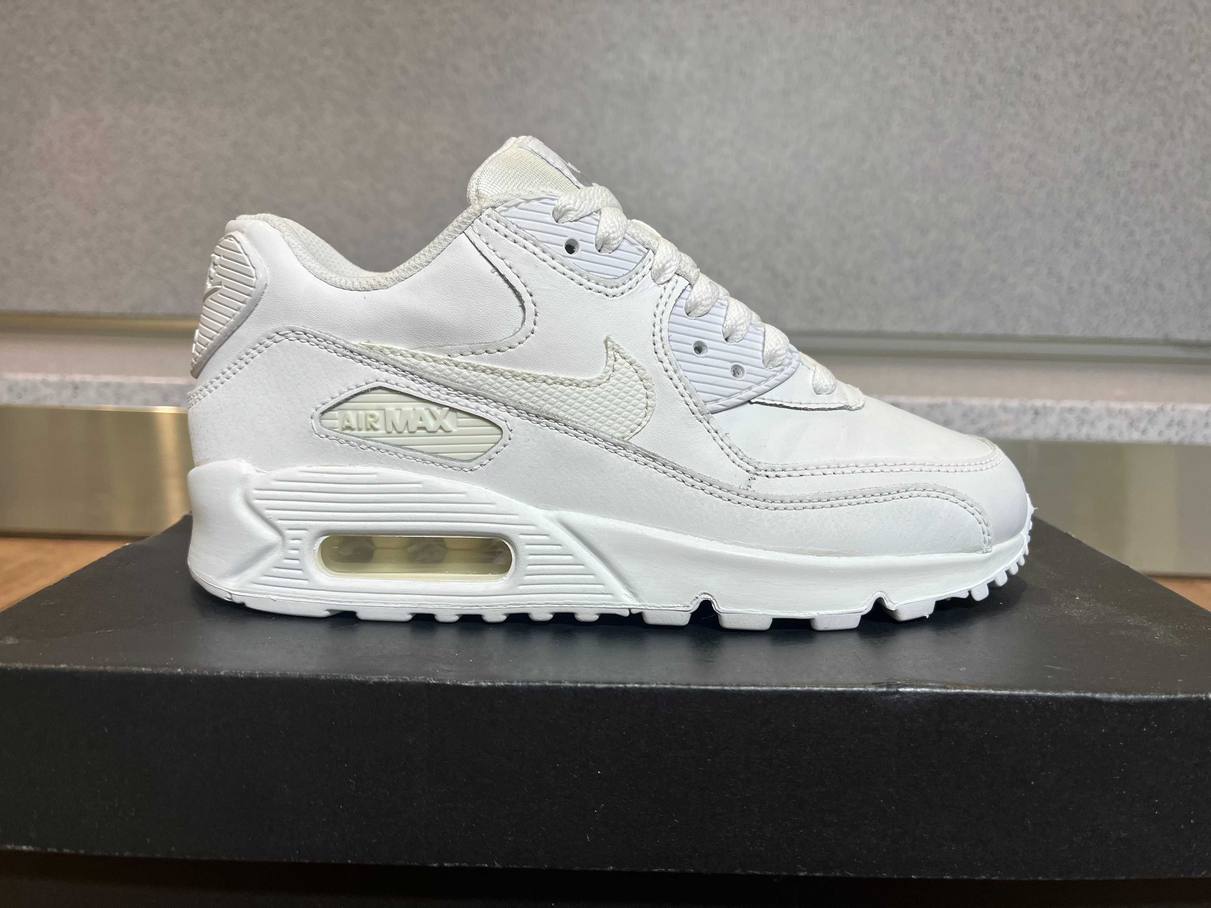 ОРИГИНАЛНИ *** Nike Air Max 90 / Triple White