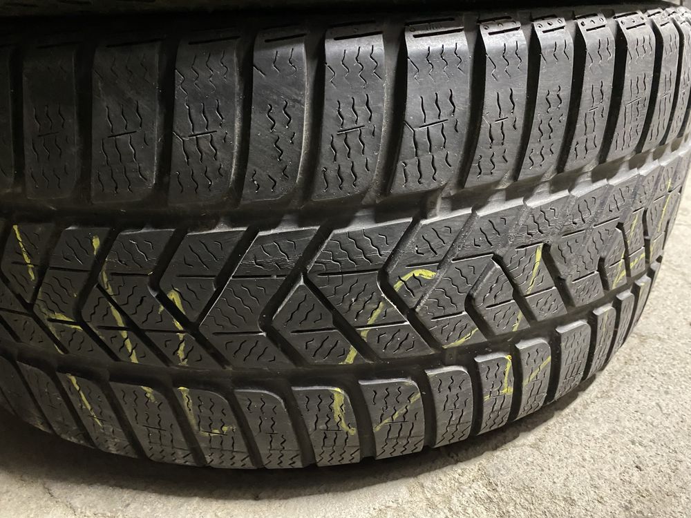 Комплект Всесезонные Шины 245/40R18 Pirelli.