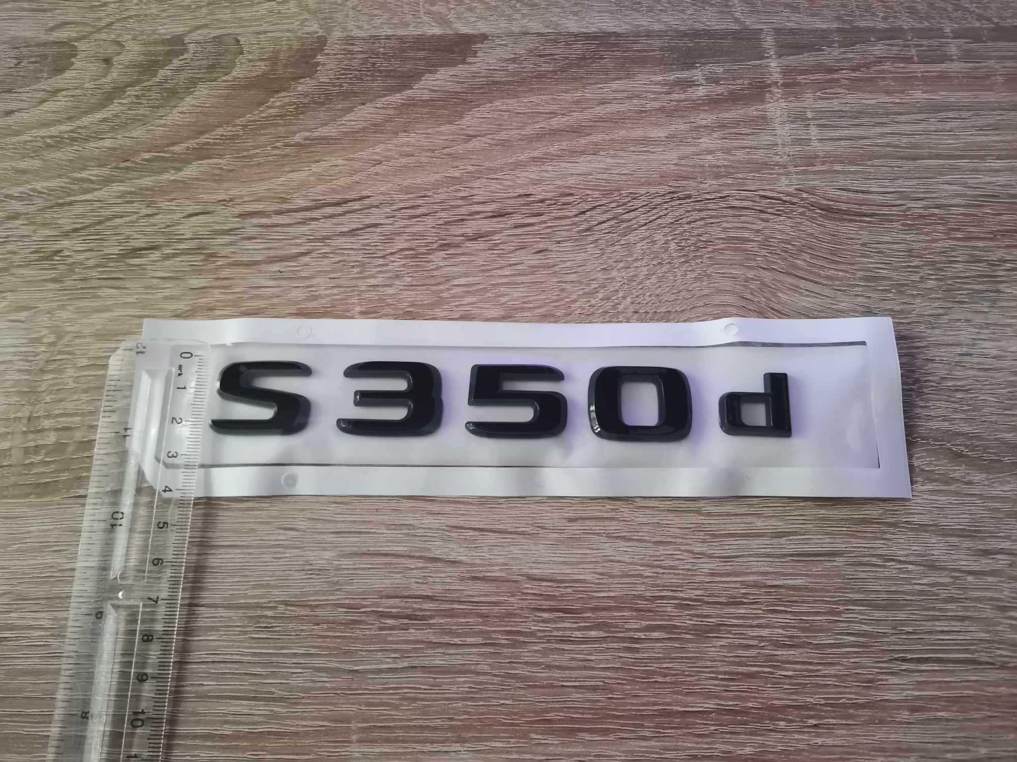 черен надпис Mercedes Benz S350d