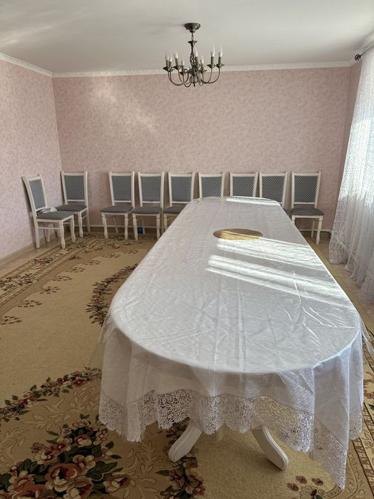 Продам стол гостиный