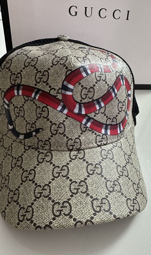 Шапка с козирка  Gucci