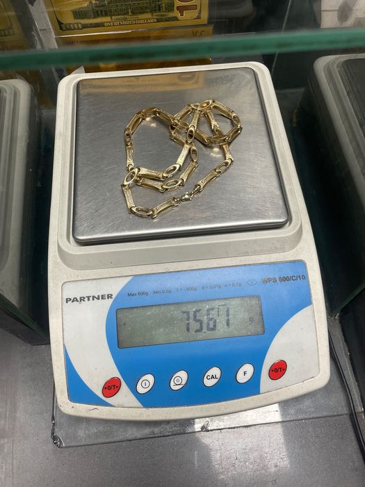 Vând aur:14 k-400 lei,18 k-500 lei