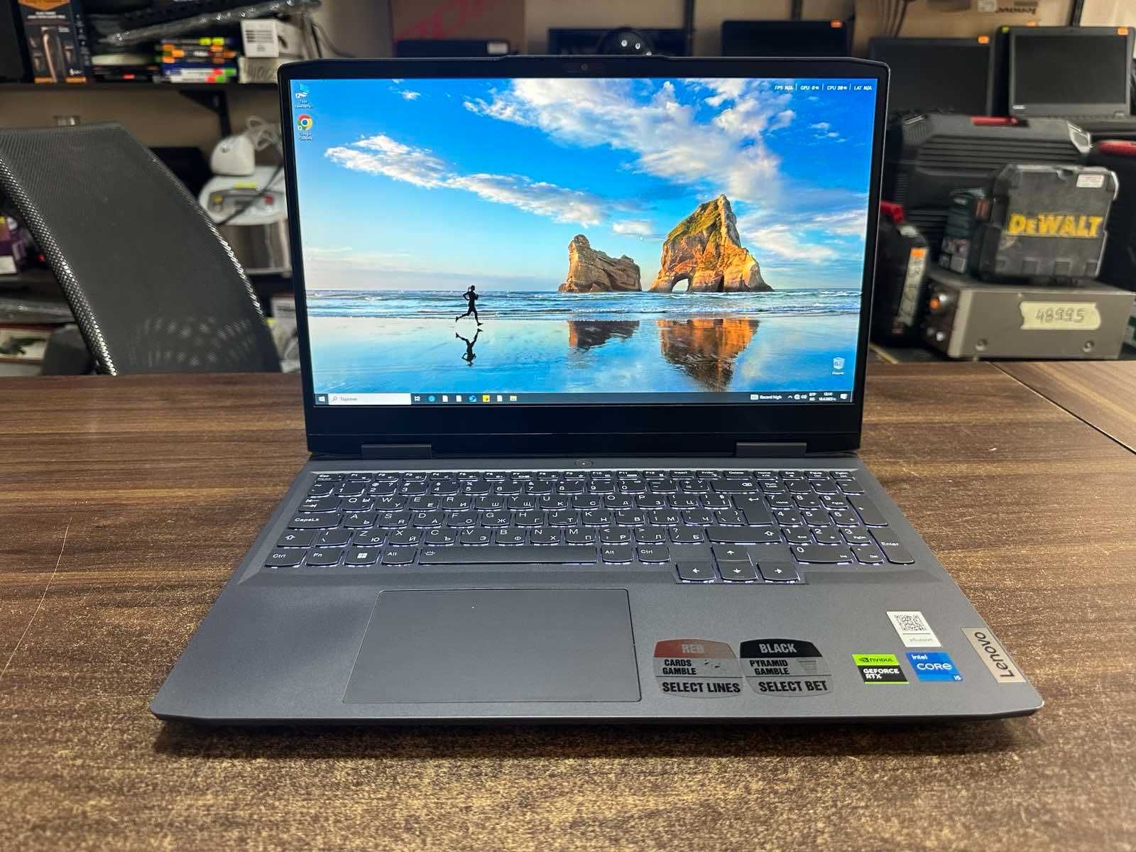 Лаптоп Gaming Lenovo LOQ 15IRH8, i5-12450H, 16GB, 512GB, RTX 4060 8GB